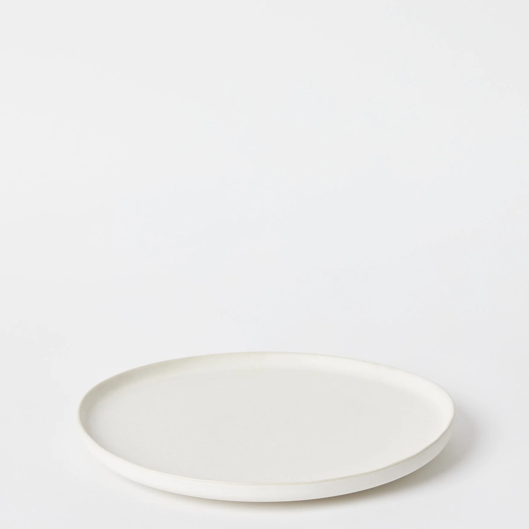 EST_Tableware_Plates_WhiteNeutral_DKPLATE0014_26D_01.jpg
