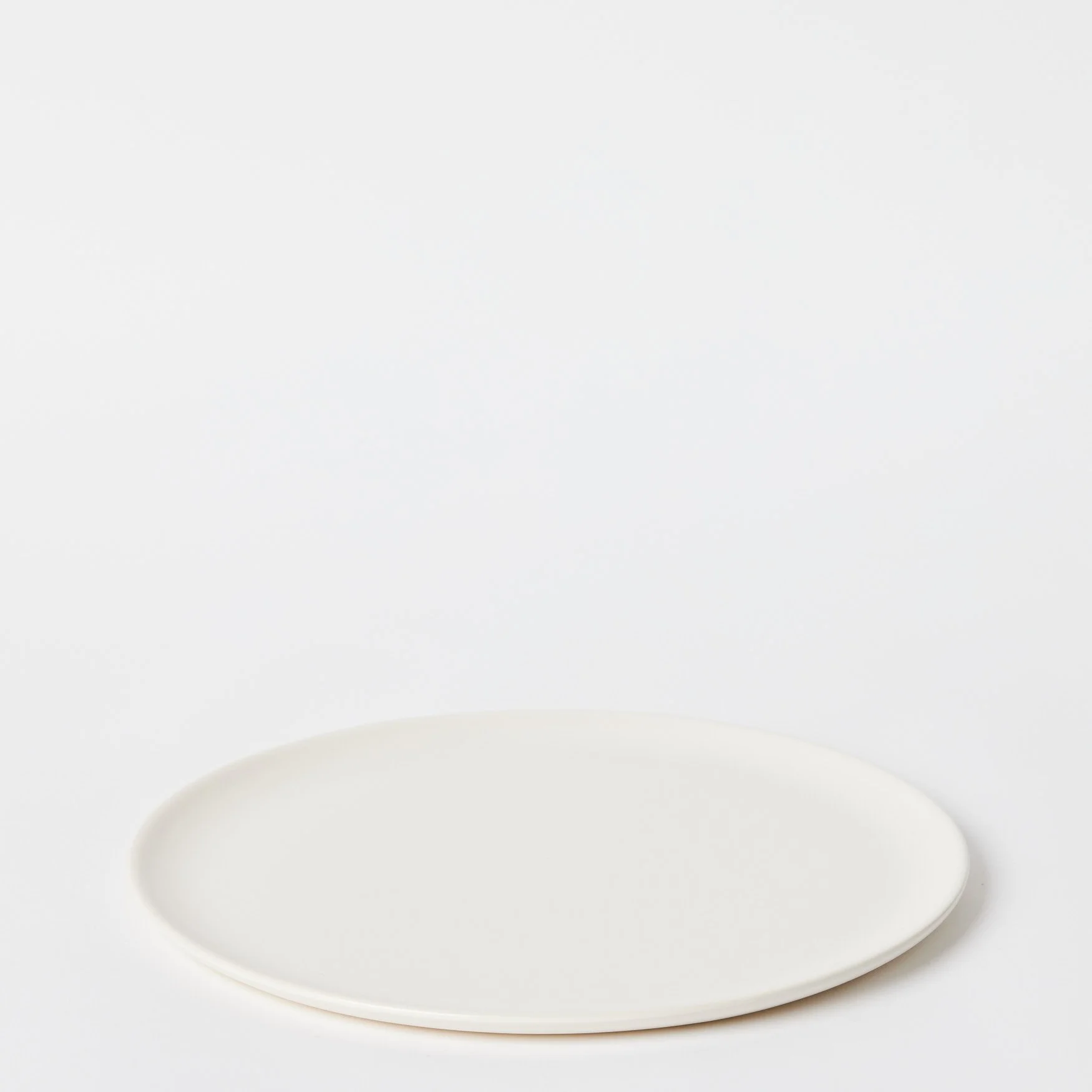 EST_Tableware_Plates_WhiteNeutral_DKPLATE0021_28D_01.jpg
