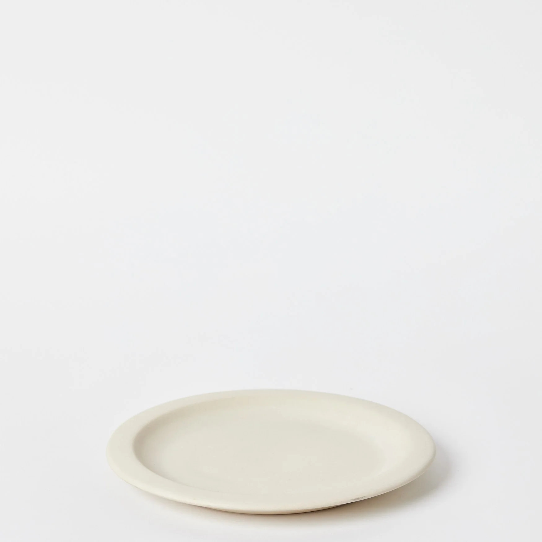 EST_Tableware_Plates_WhiteNeutral_DKPLATE0032_22D_01.jpg
