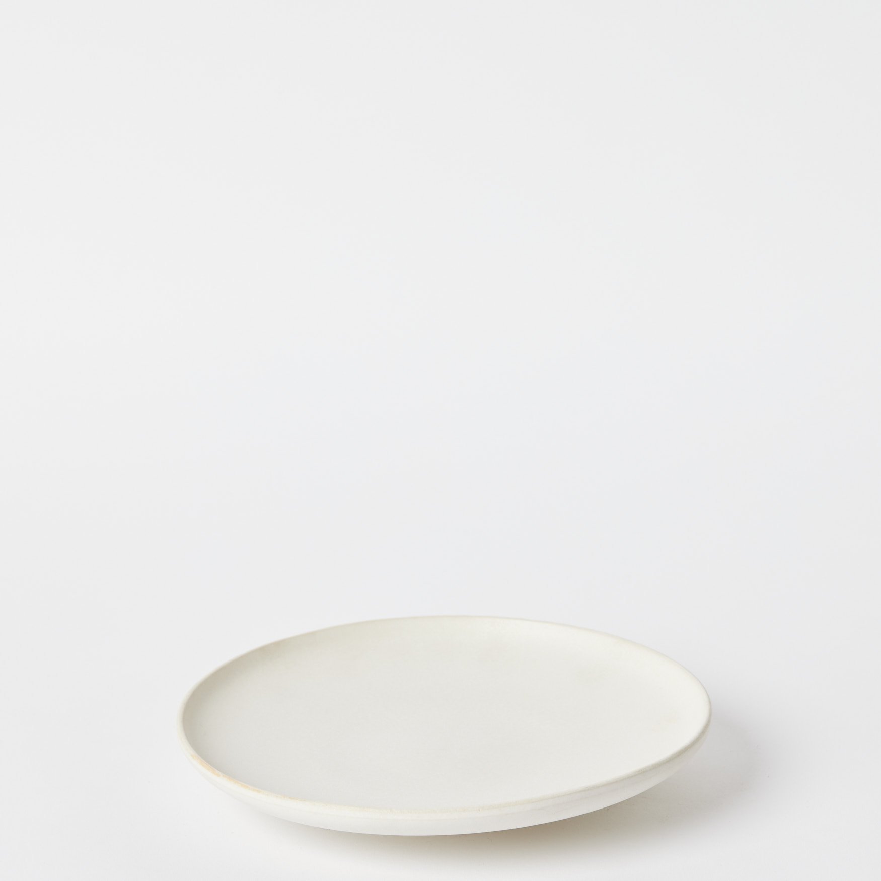 EST_Tableware_Plates_WhiteNeutral_DKPLATE0053_22D_01.jpg