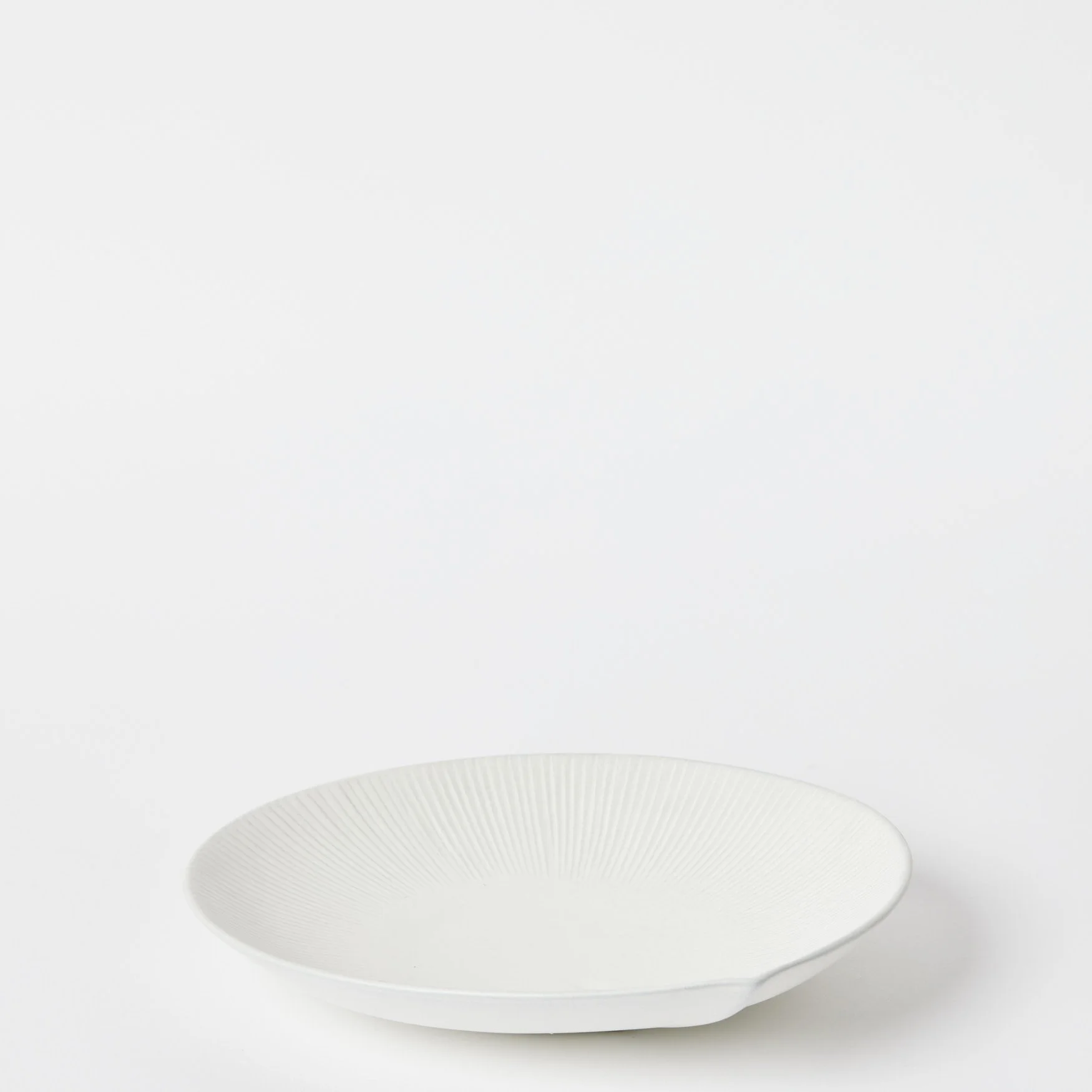 EST_Tableware_Plates_WhiteNeutral_DKPLATE0062_26D_01.jpg