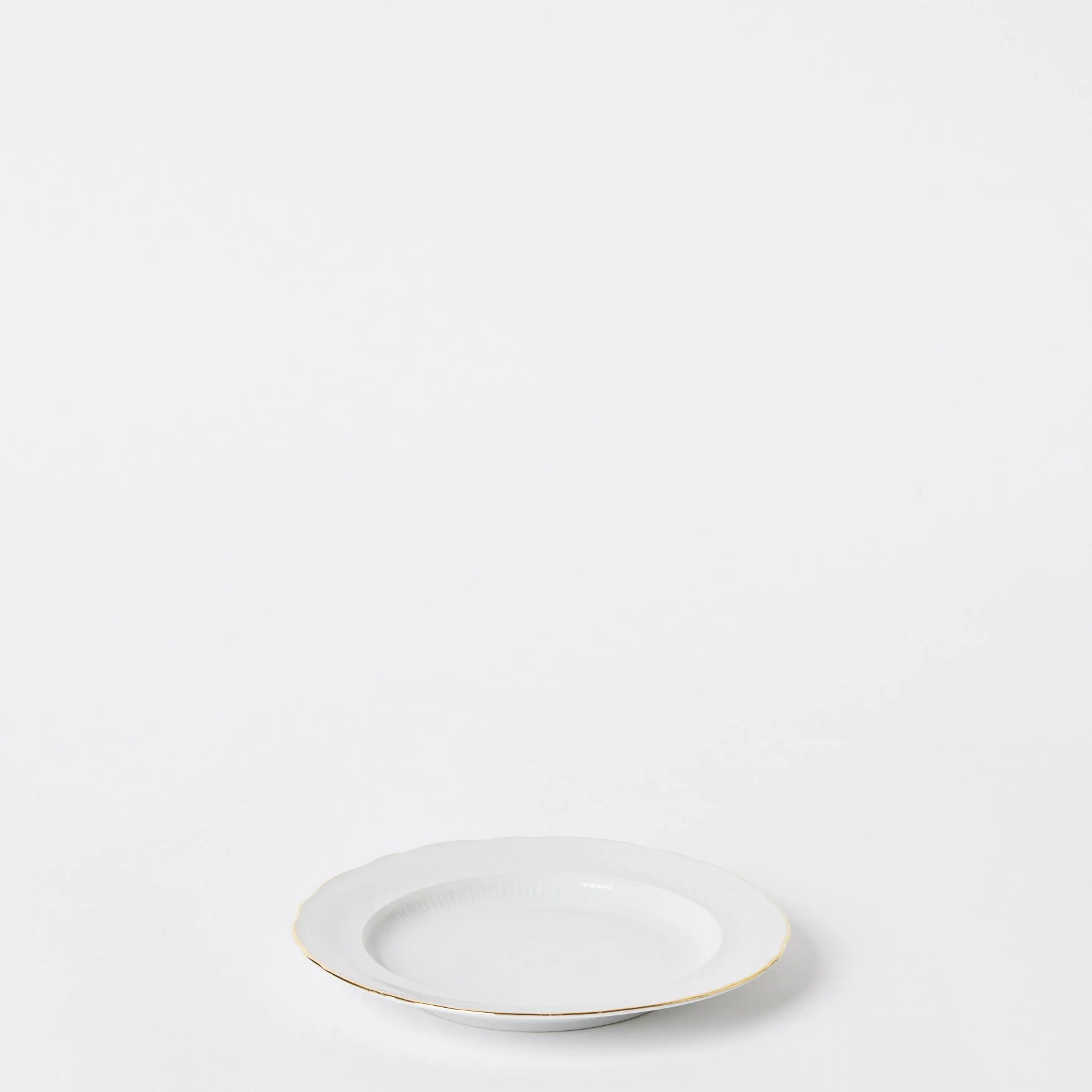 EST_Tableware_Plates_WhiteNeutral_ESTPLATE0104_17D_01.jpg