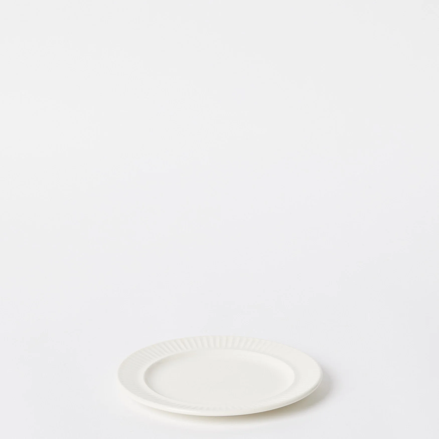 EST_Tableware_Plates_WhiteNeutral_ESTPLATE0116_17D_01.jpg