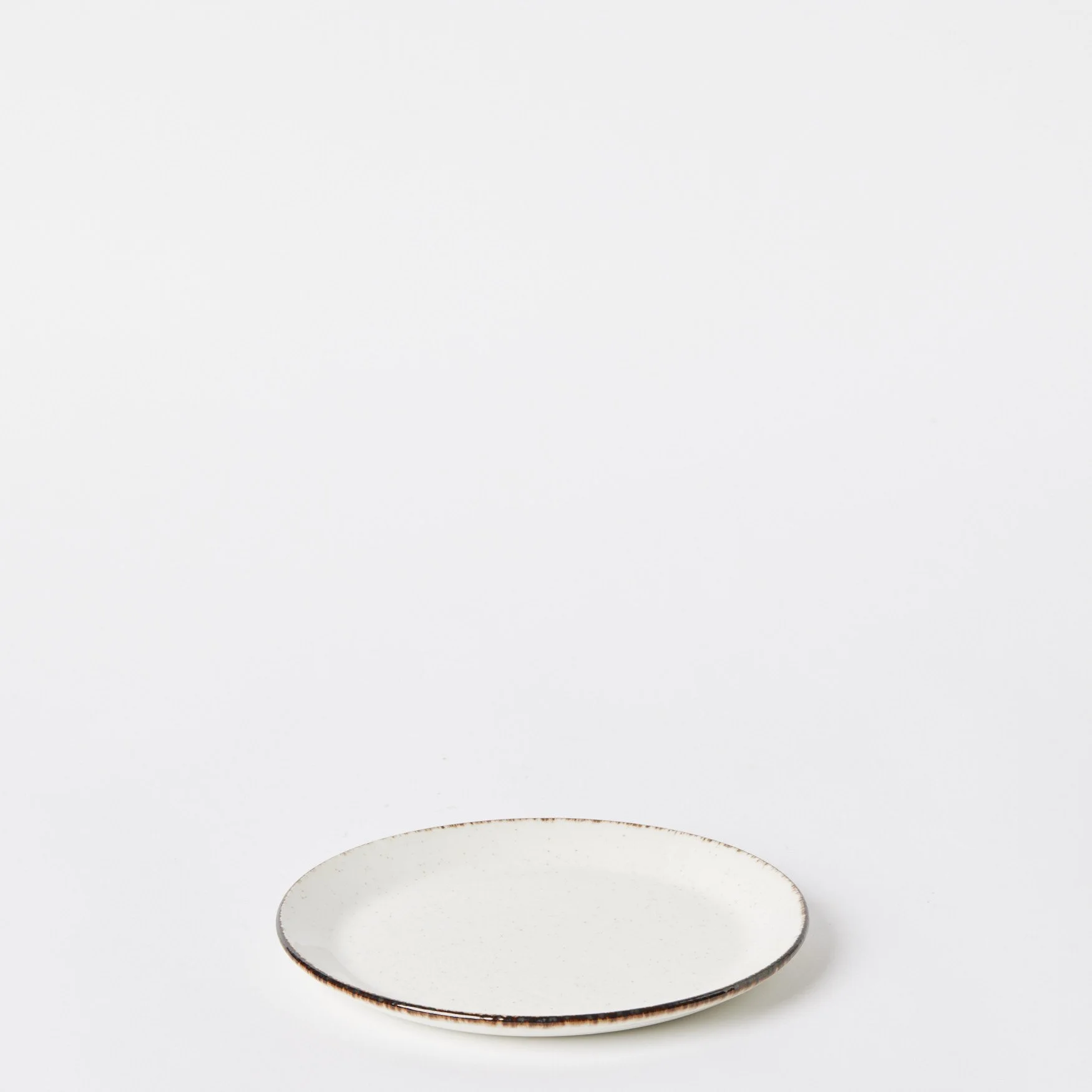 EST_Tableware_Plates_WhiteNeutral_ESTPLATE0134_17D_01.jpg