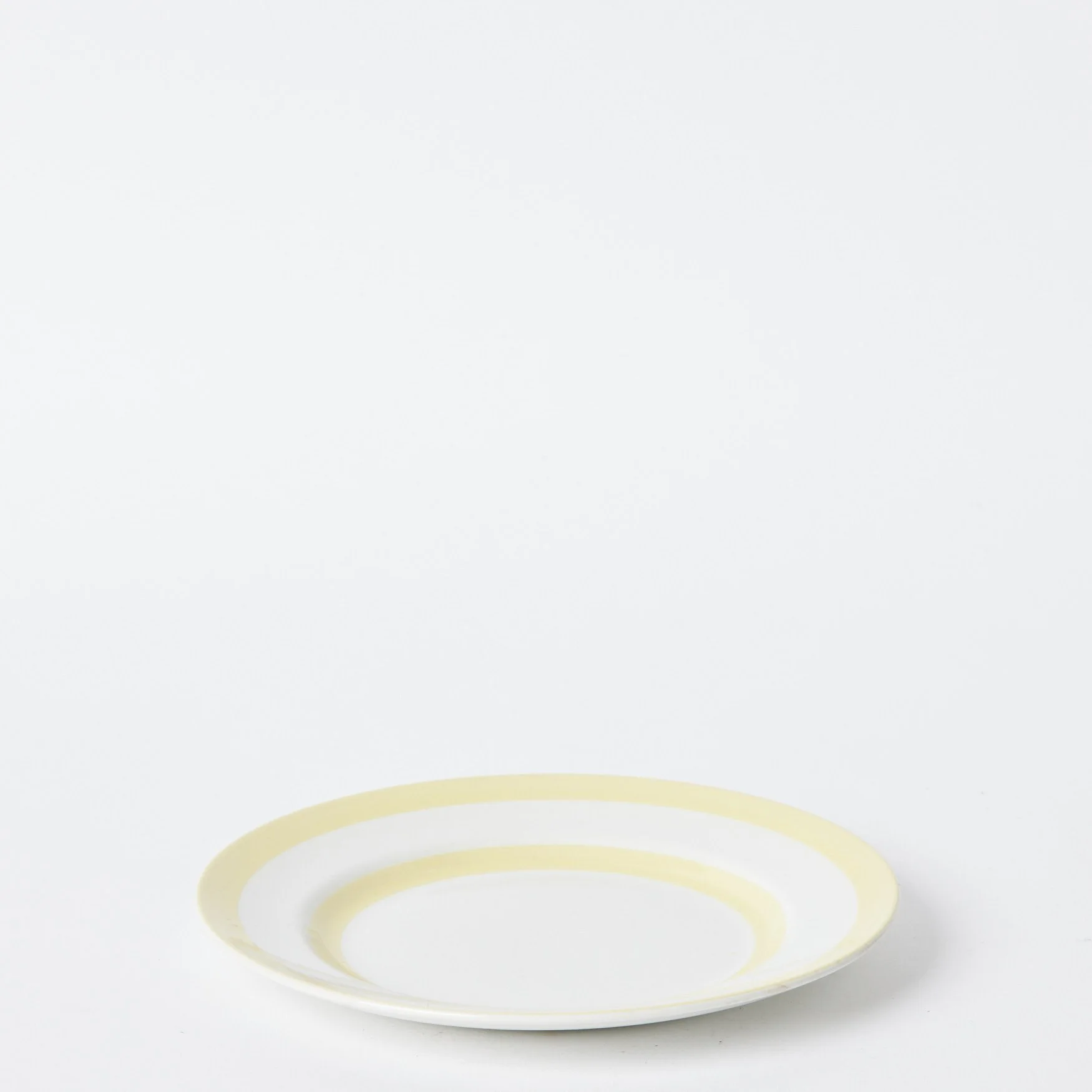 EST_Tableware_Plates_Yellow_DKPLATE0344_23D_01.jpg