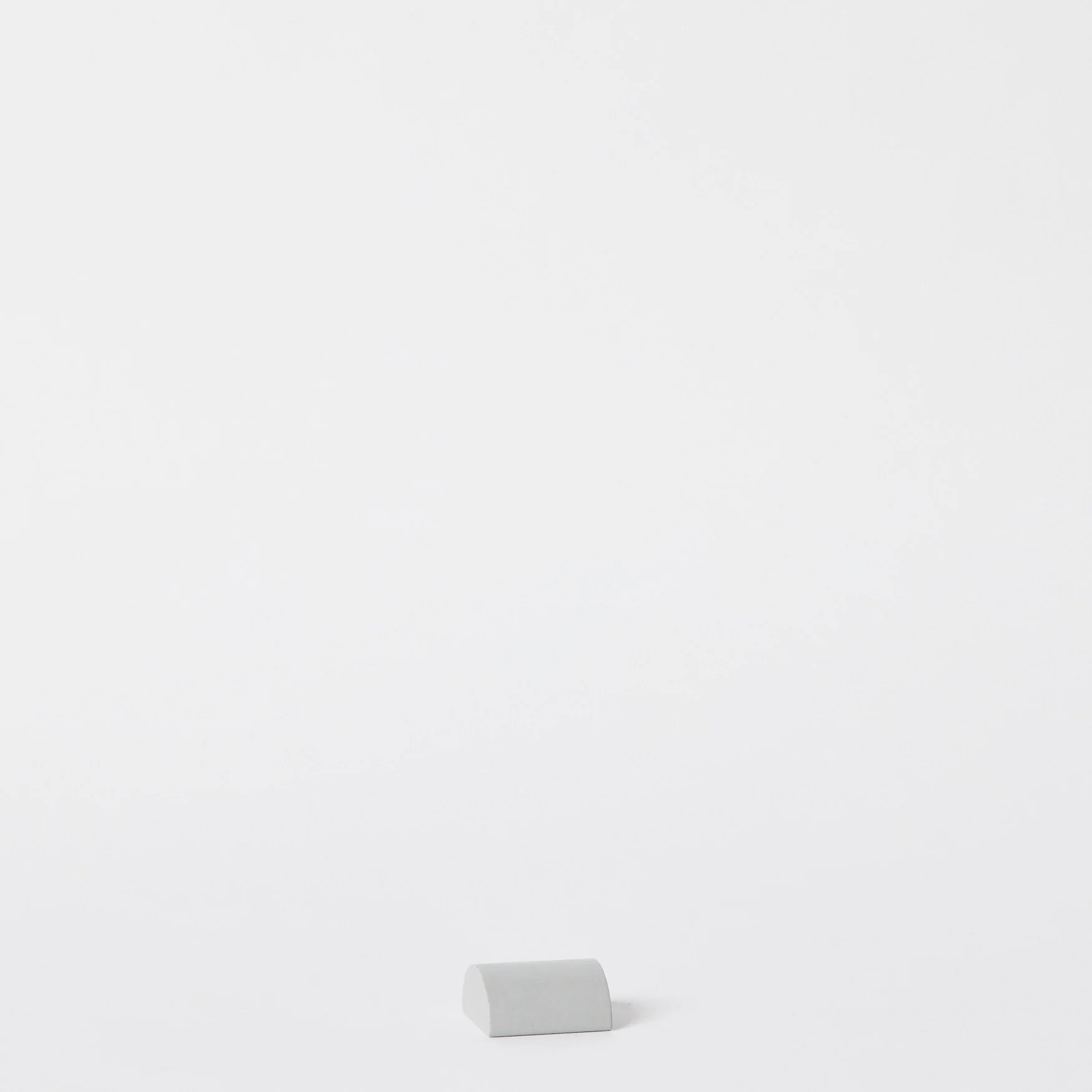 EST_Objects_Shapes_Grey_MGSHAPE0070_4Lx4Wx2H_01.jpg