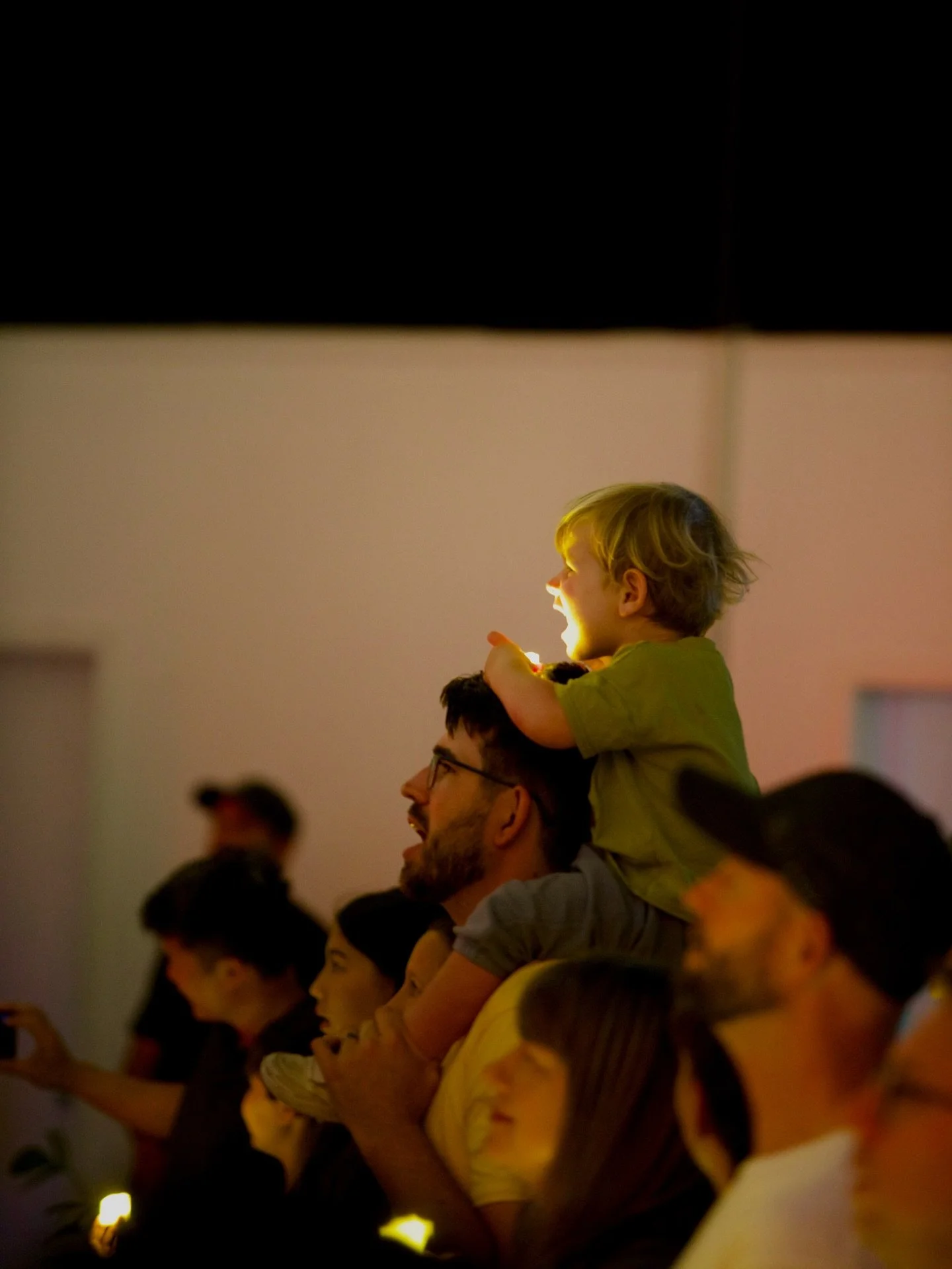What a way to close out our Sunday gatherings for 2025! ❤️&zwj;🔥

Worship by candlelight, carols lead by our tamariki, a Curate Kids short film &amp; a WORD from our Next Gen pastor @eyezacsmith &mdash; no words except THANK YOU JESUS! 💒

We have o