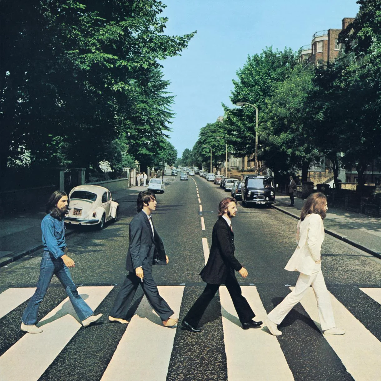 La portada del 'Abbey Road' era una foto sin título ni nombre del grupo. / The cover of 'Abbey Road' is a photo with no title or band name.