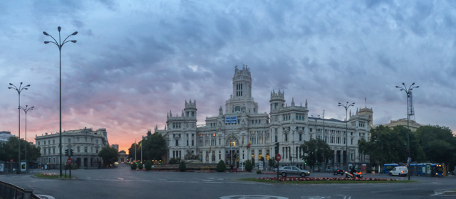 Sunrise at Palicio de Comunicaciones