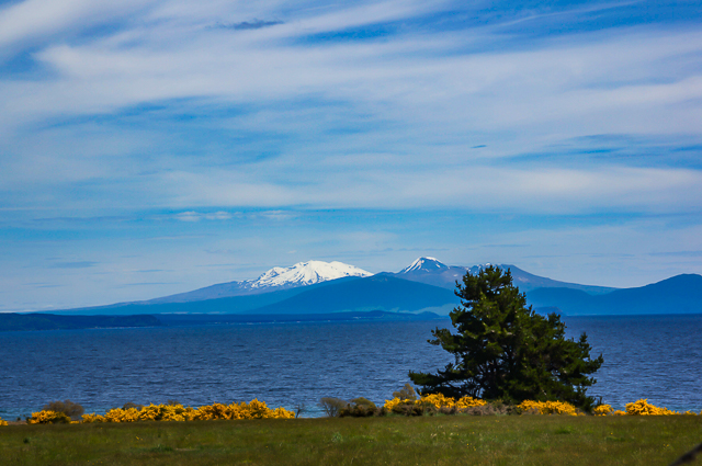 Lake Taupo with 'Mt Doom'/Mt Ngauruhoe (right of centre) and a snow-capped Mt Ruapehu