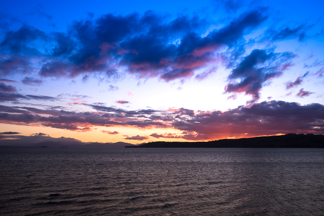 Amazing sunset from the northern shore, although the wind was so strong it was impossible to get a sharp image