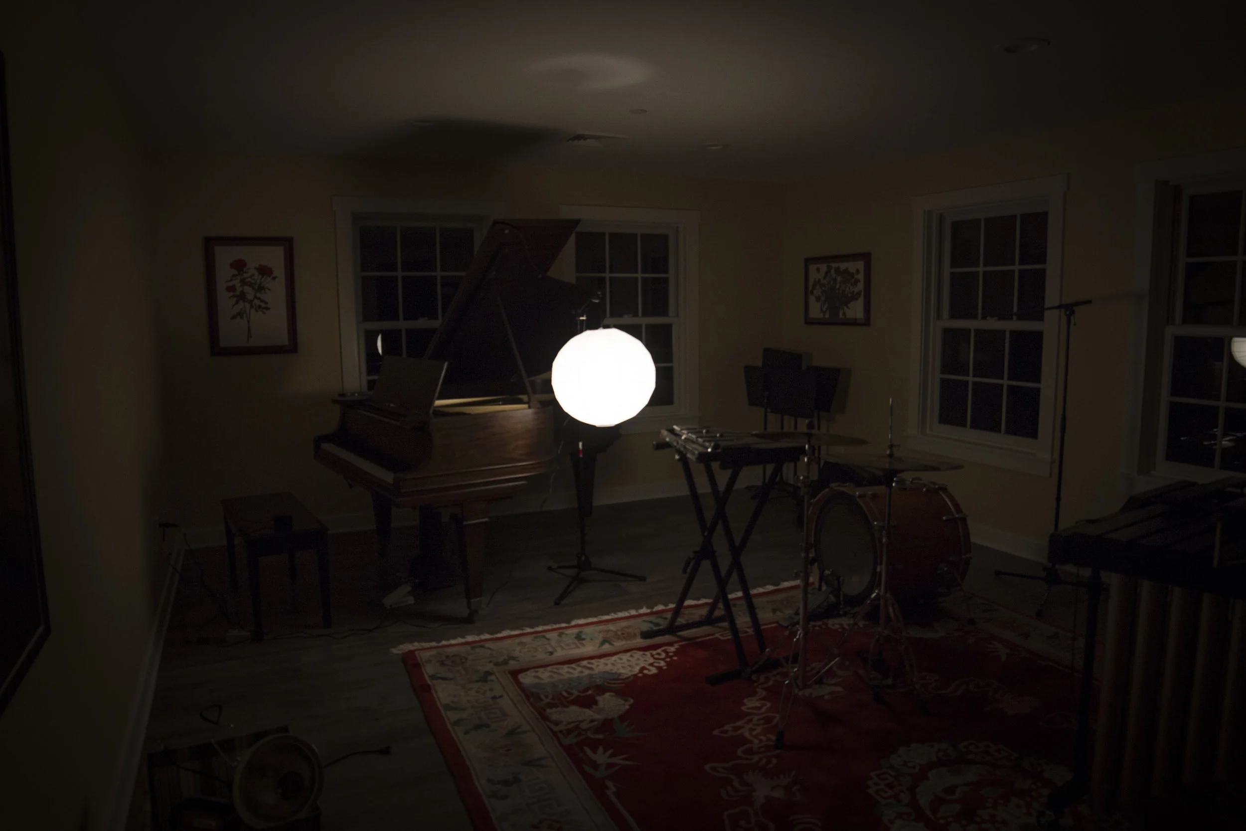 A glimpse into our studio at Avaloch : we were experimenting with different types of lighting for Molly Joyce's piece.