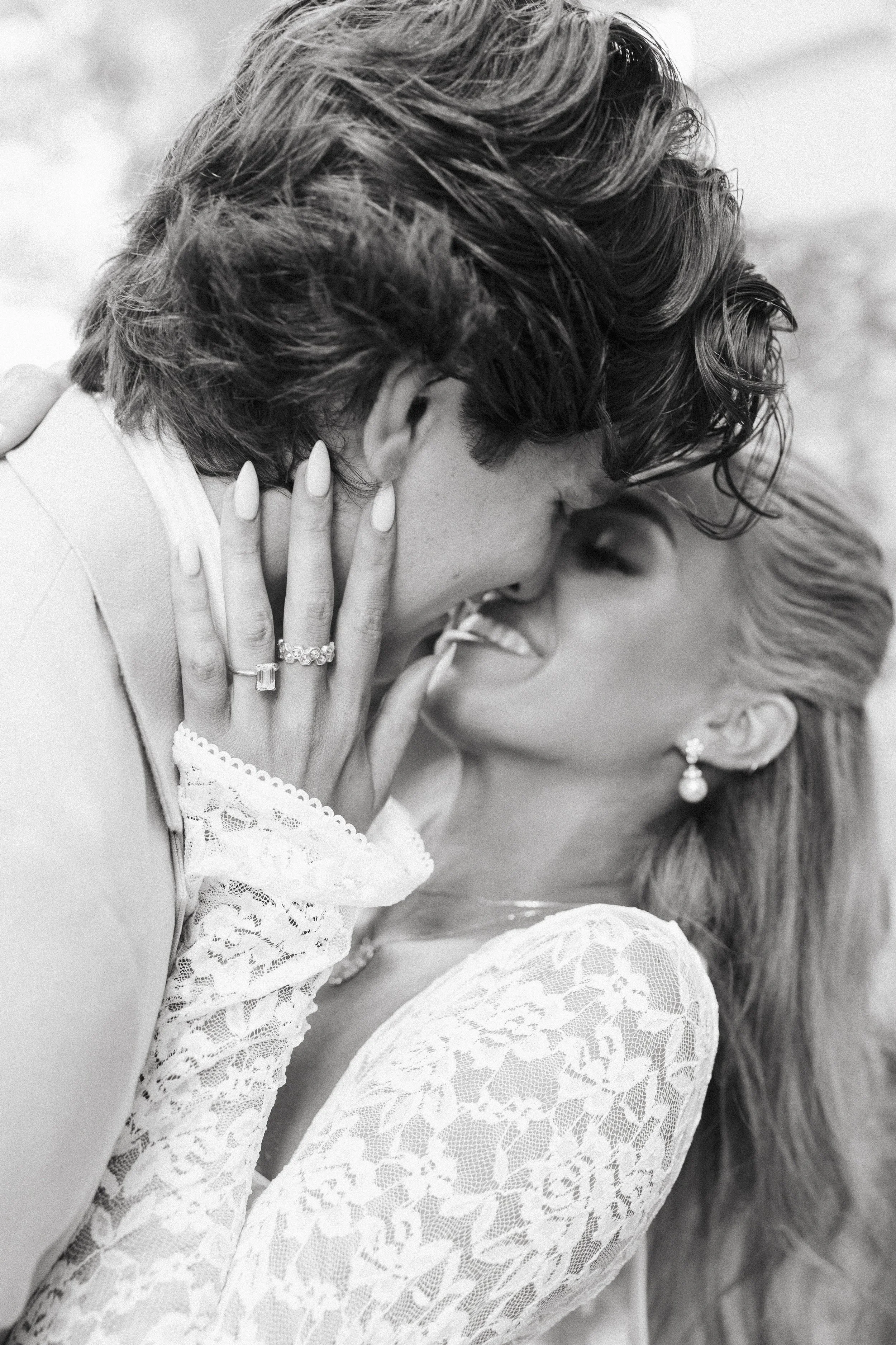 marquez fotos new orleans luxury engagement on st. charles the columns hotel