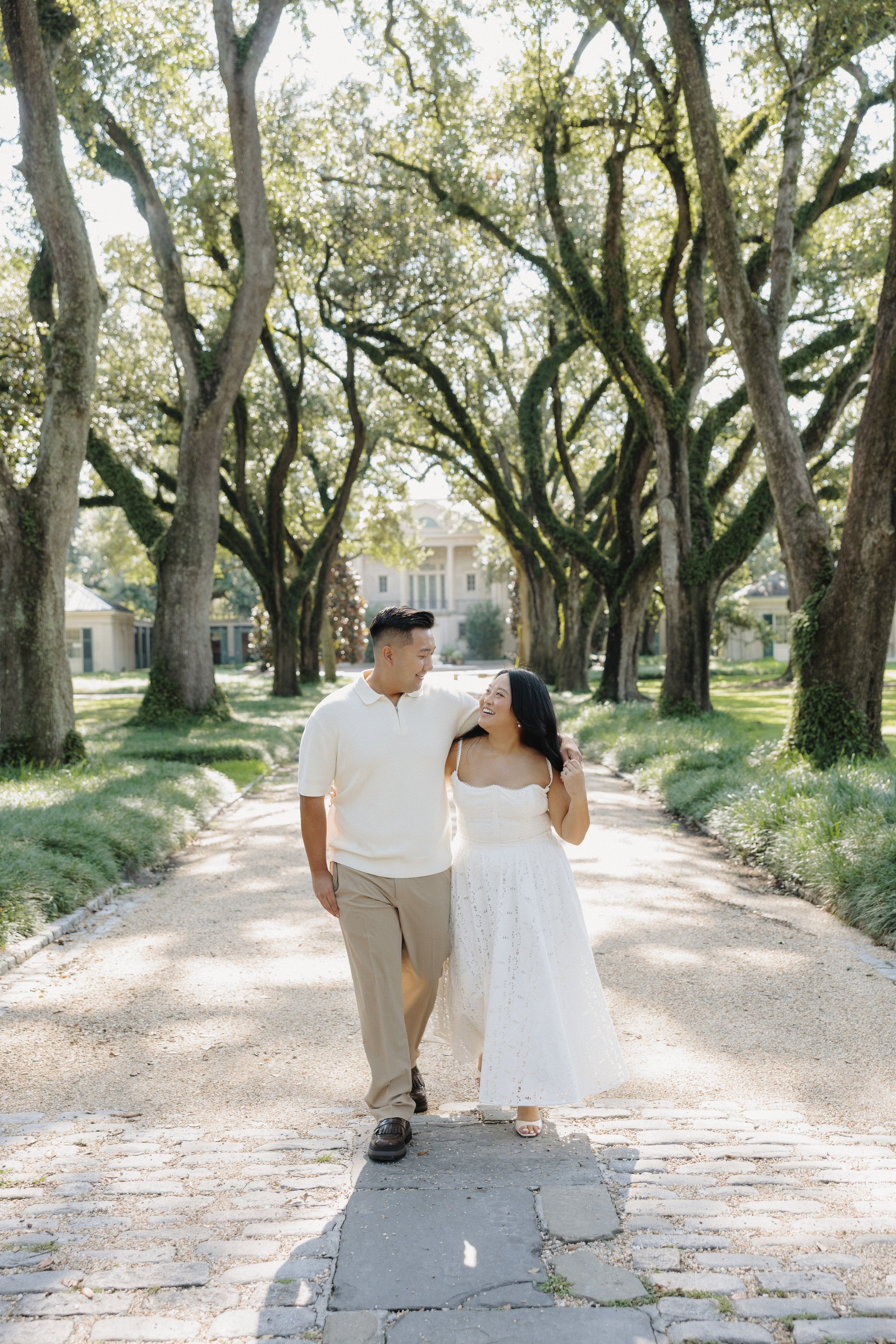 new orleans wedding photographer engagement session at longue vue house and garden