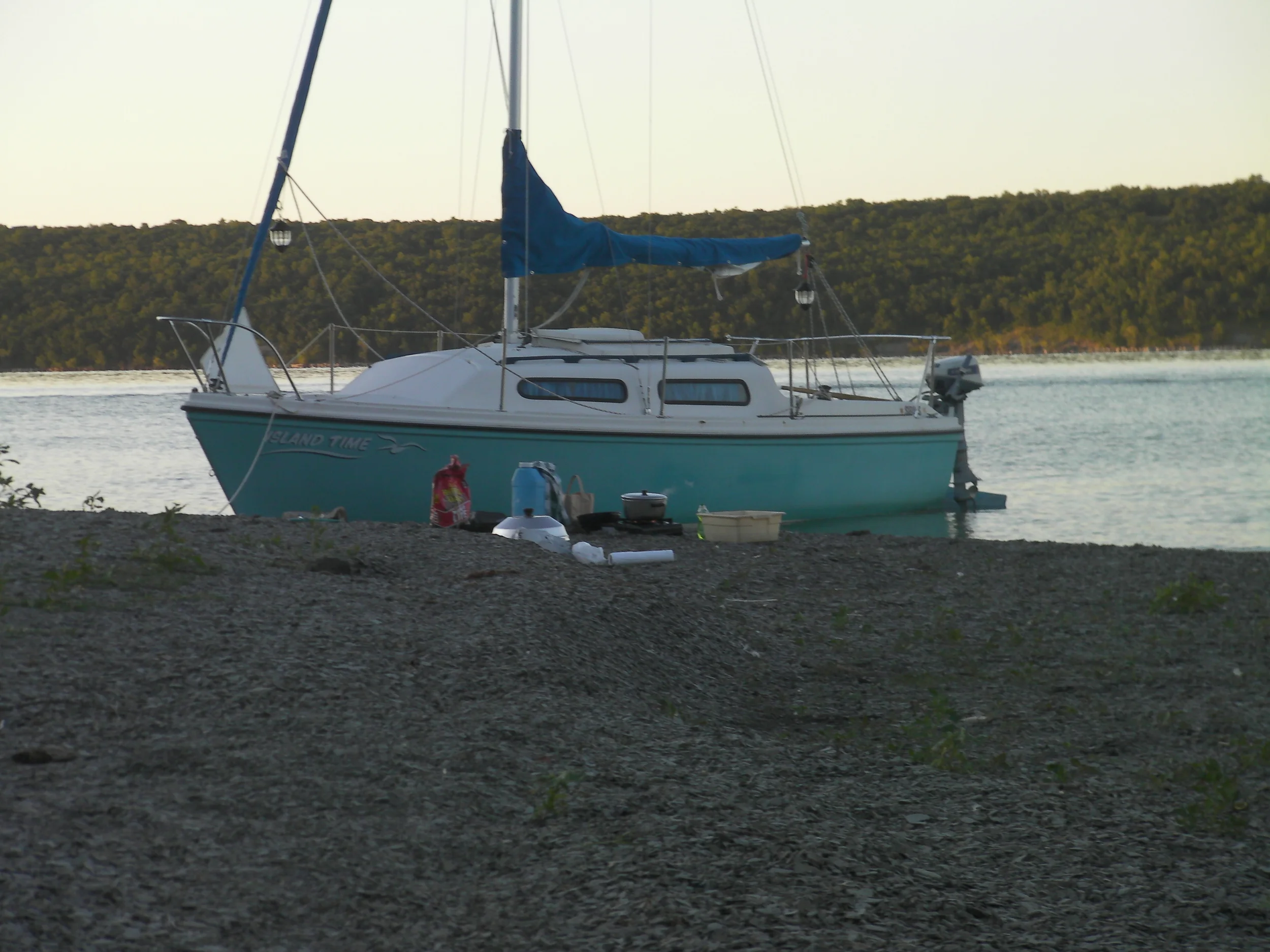 Picnic on shore