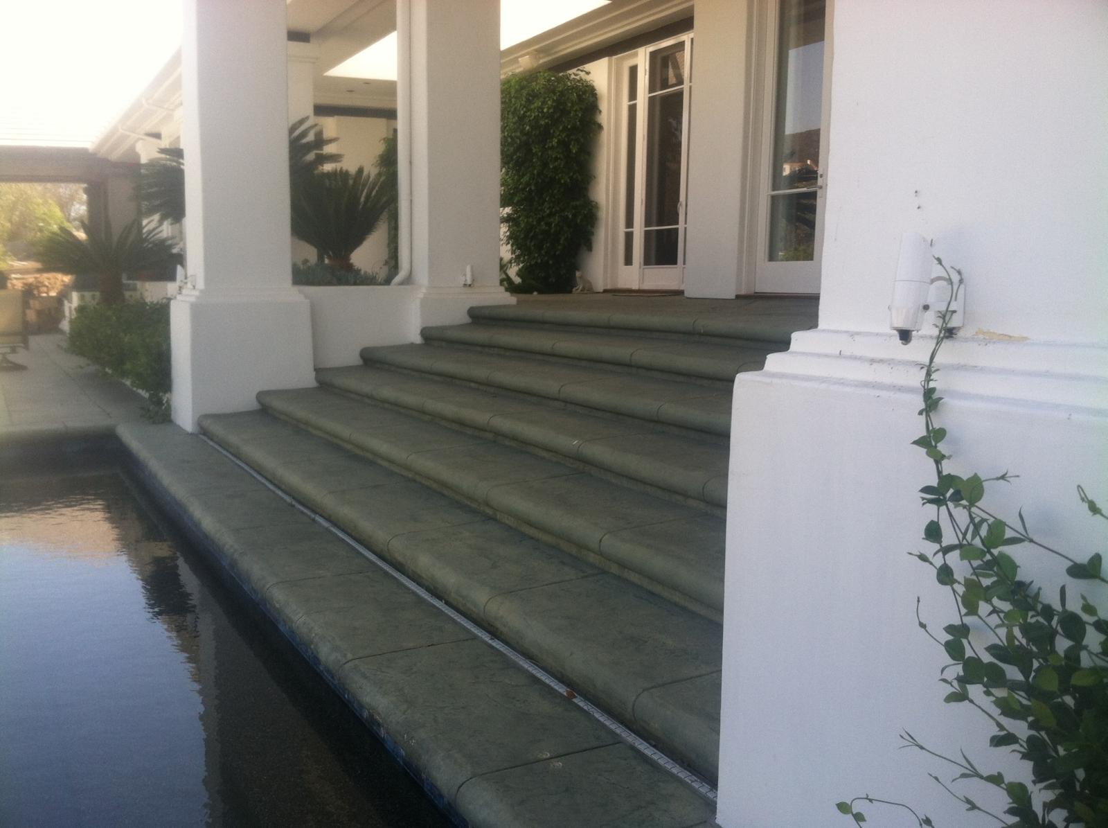 Bull Nose Concrete Steps.jpg