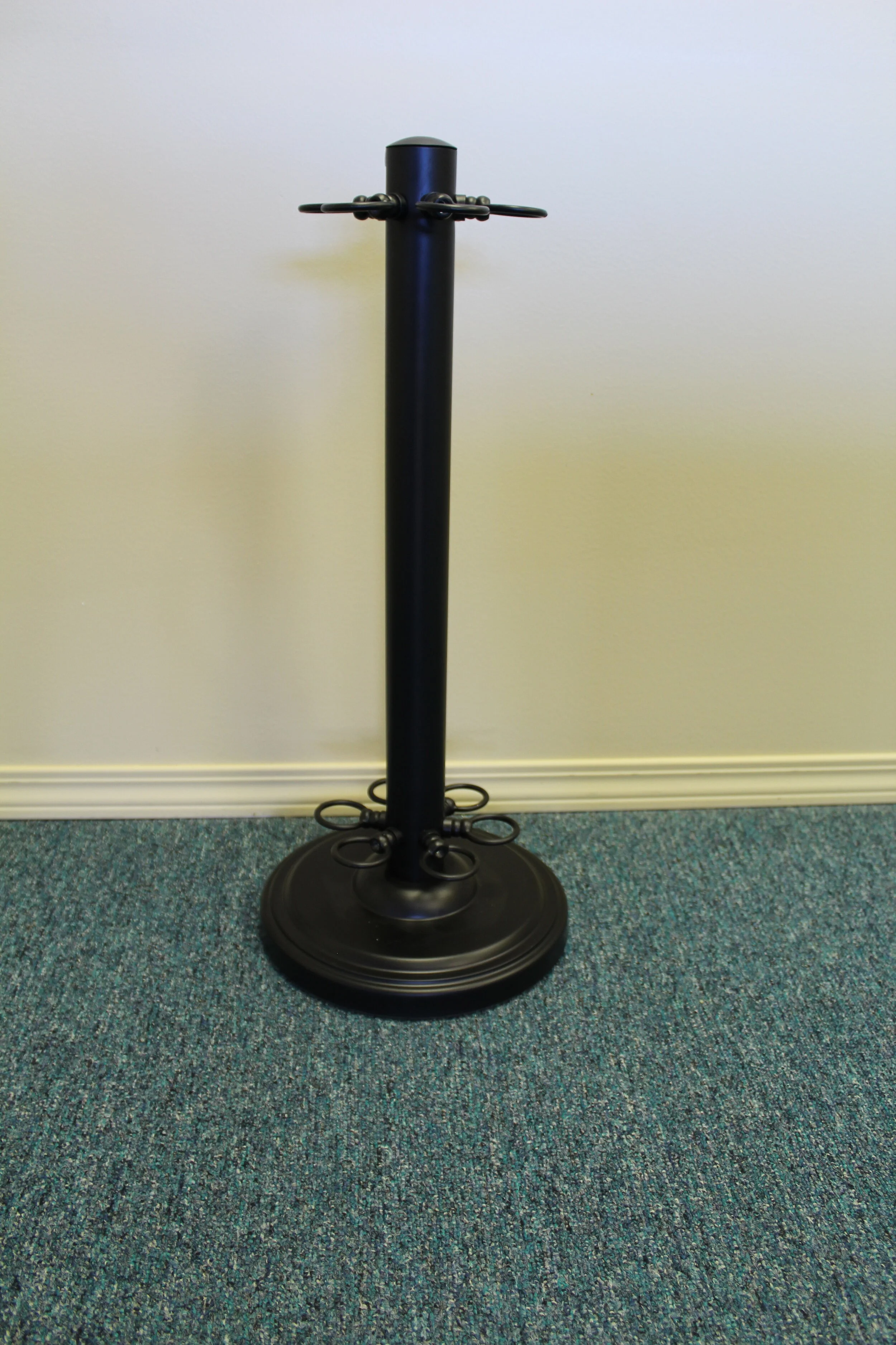 6 Cue Black Floor Cue Rack