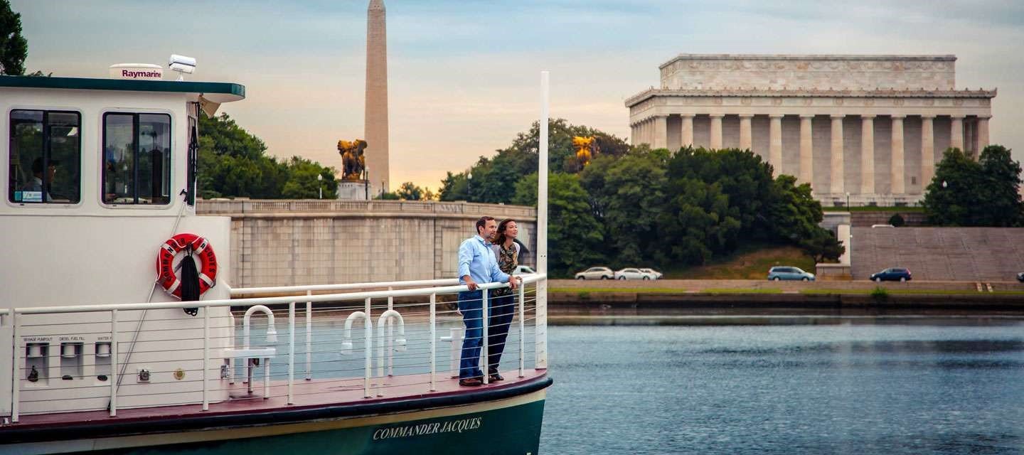 Visit the Lincoln Memorial via ferry from Alexandria