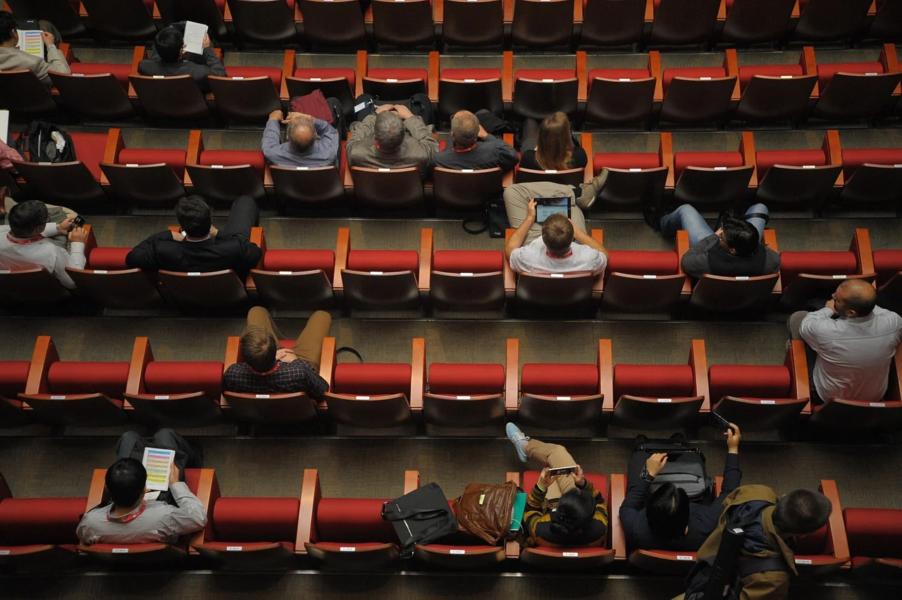 Filling the seats at your presentation requires a compelling topic and visual presentation.