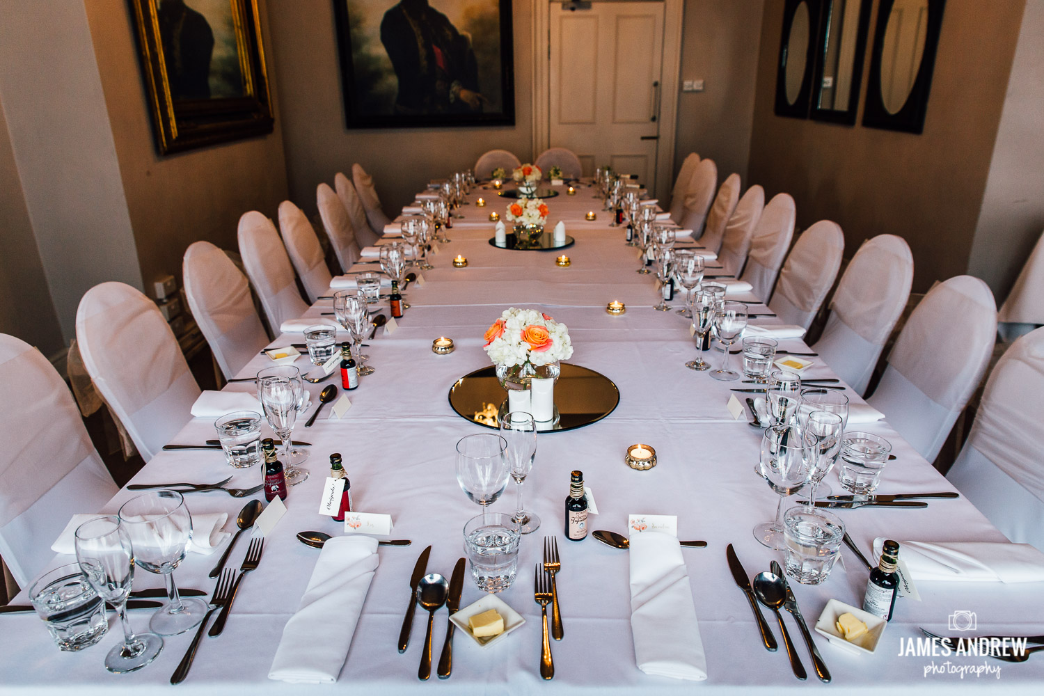 wedding details table setting