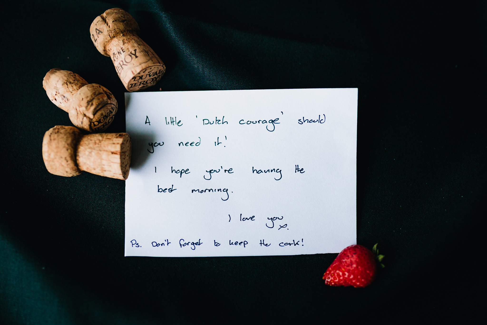 HAND WRITTEN NOTE FROM GROOM TO HIS BRIDE BEFORE WEDDING CEREMONY