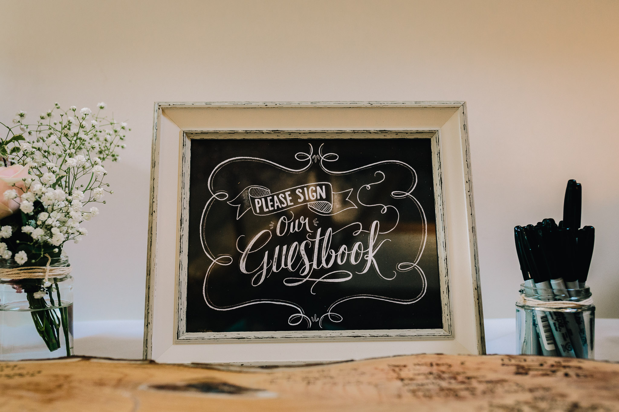 WEDDING STYLING RUSTIC CHALKBOARD