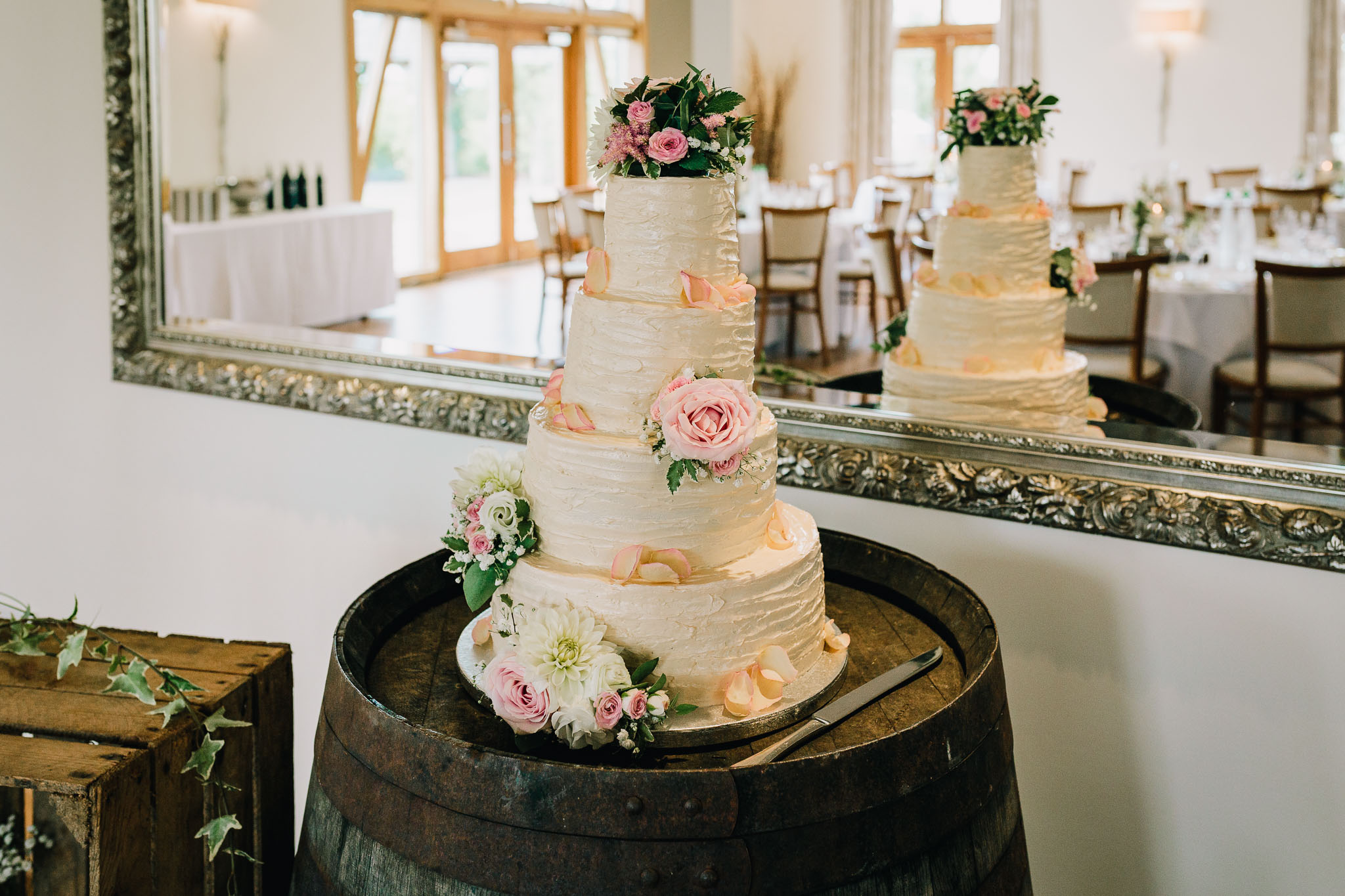 HANDMADE WEDDING CAKE WITH FLOWERS