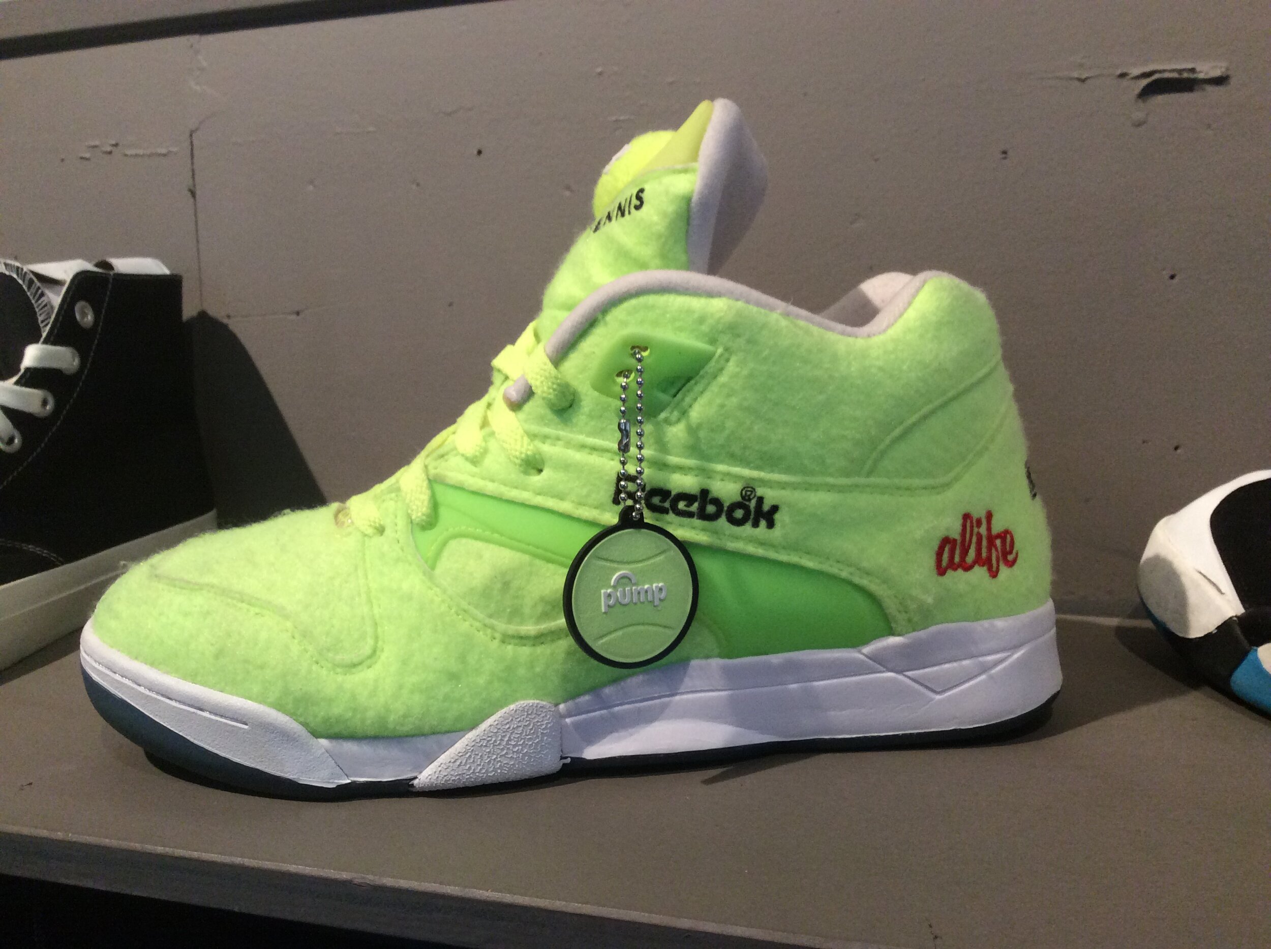 reebok alife tennis pump