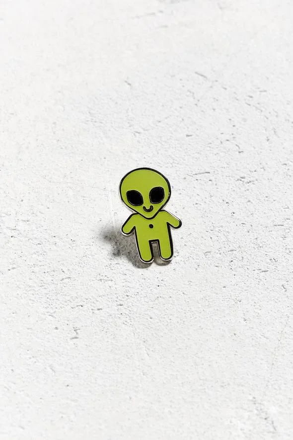 ALIEN BABY PIN 3.jpeg