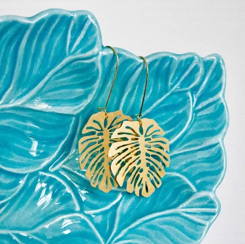$19.99 MONSTERA LEAF EARRINGS