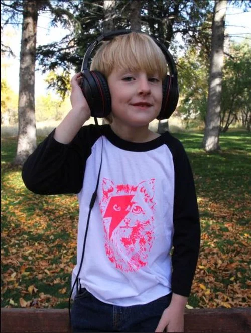 $19.99 KITTY STARDUST BOWIE BASEBALL KID'S T-SHIRT