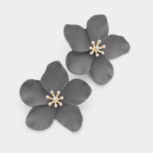 $18.99 GRAY BLOOM FLOWER STUD EARRINGS