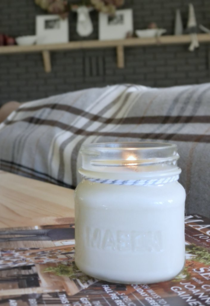 MASON JAR CANDLE 1.png