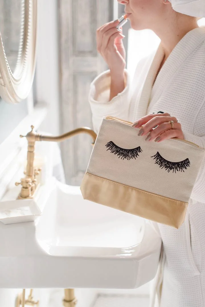 EYELASH MAKEUP BAG 1.jpg