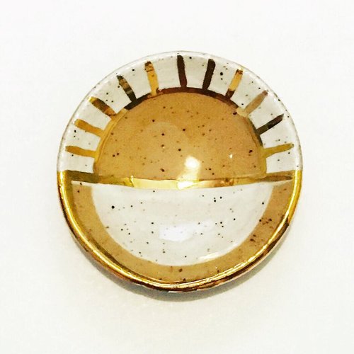 $24.99 WHITE AND GOLD LUSTER SUNRAY SMUDGE DISH