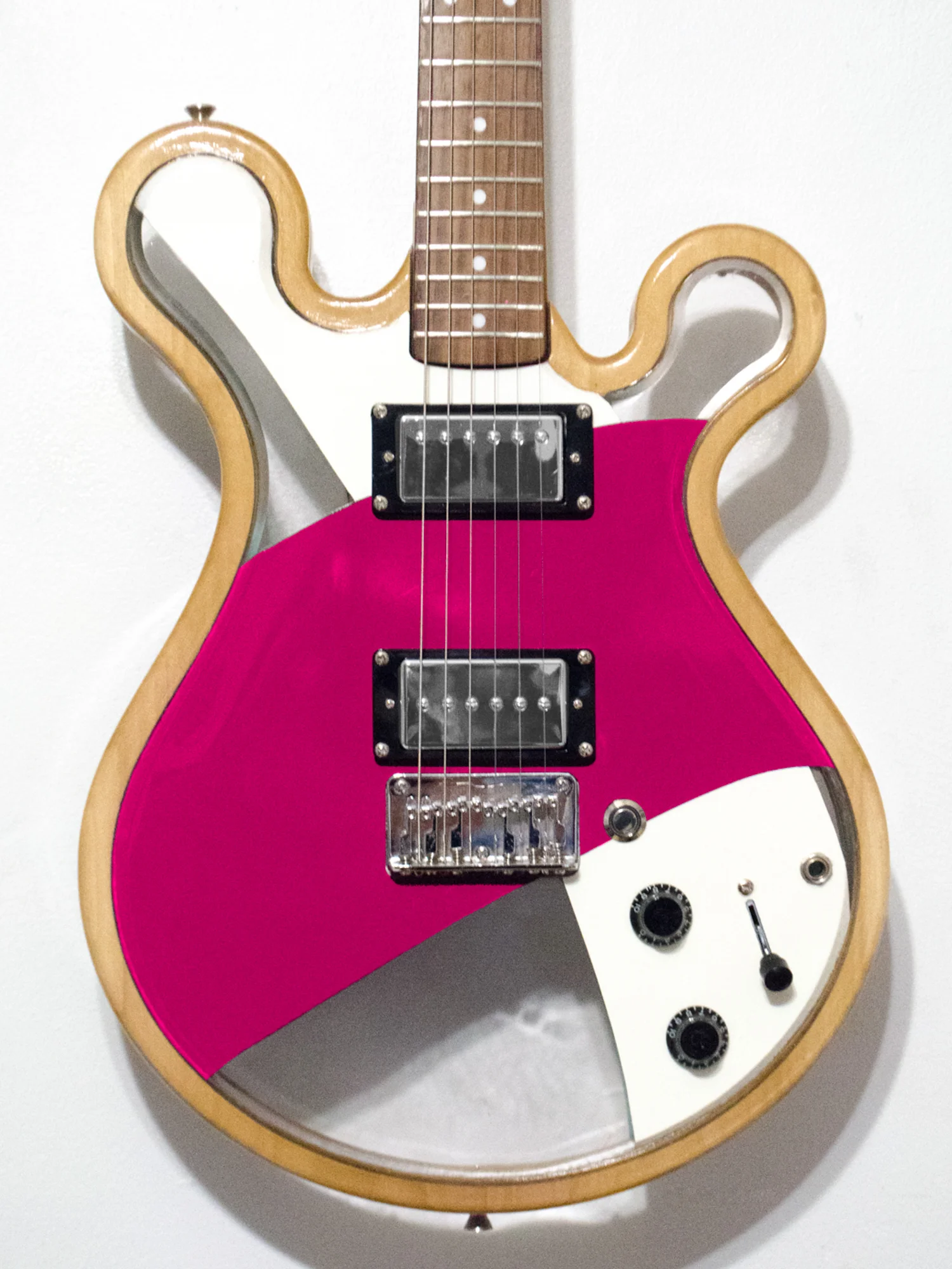 Loop_Custom_Gallo_Guitar_LED_Art_©2017-1.jpg
