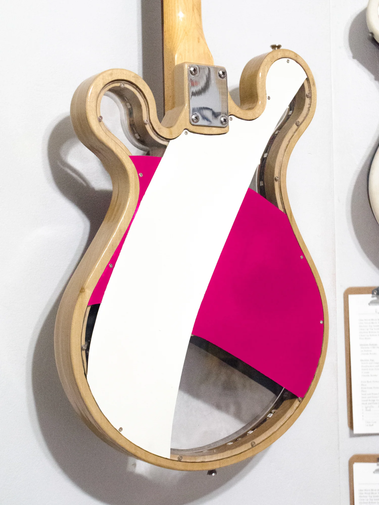 Loop_Custom_Gallo_Guitar_LED_Art_©2017-4.jpg