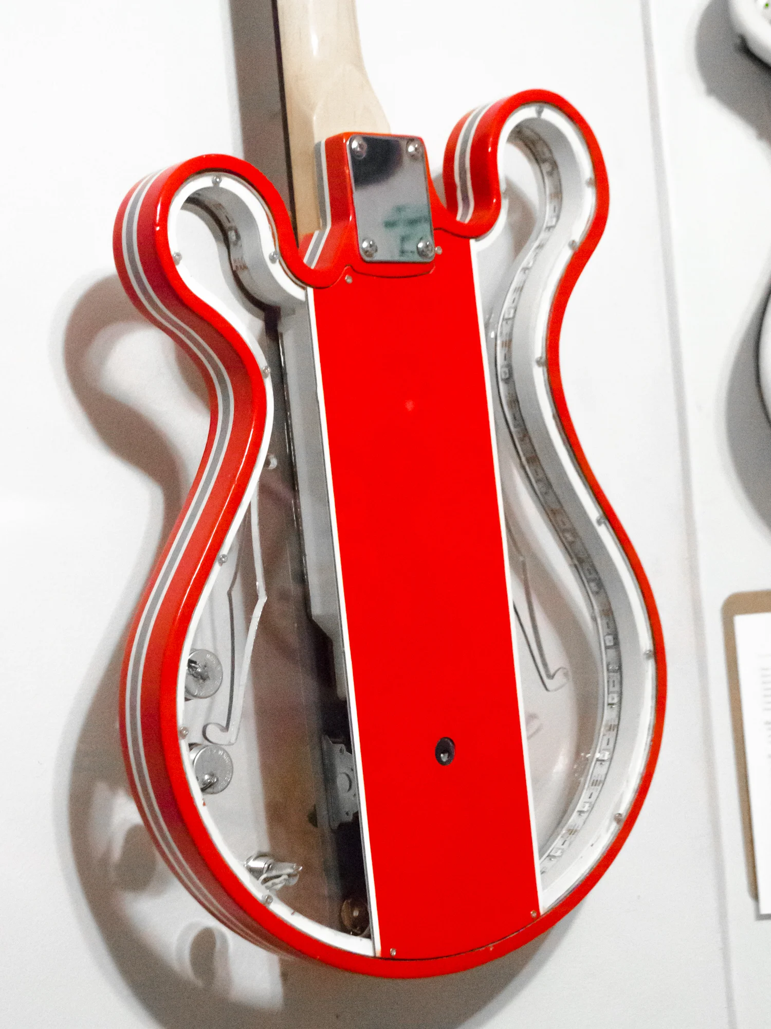 Red_Runner_Custom_Gallo_Guitar_LED_Art_©2017-6.jpg