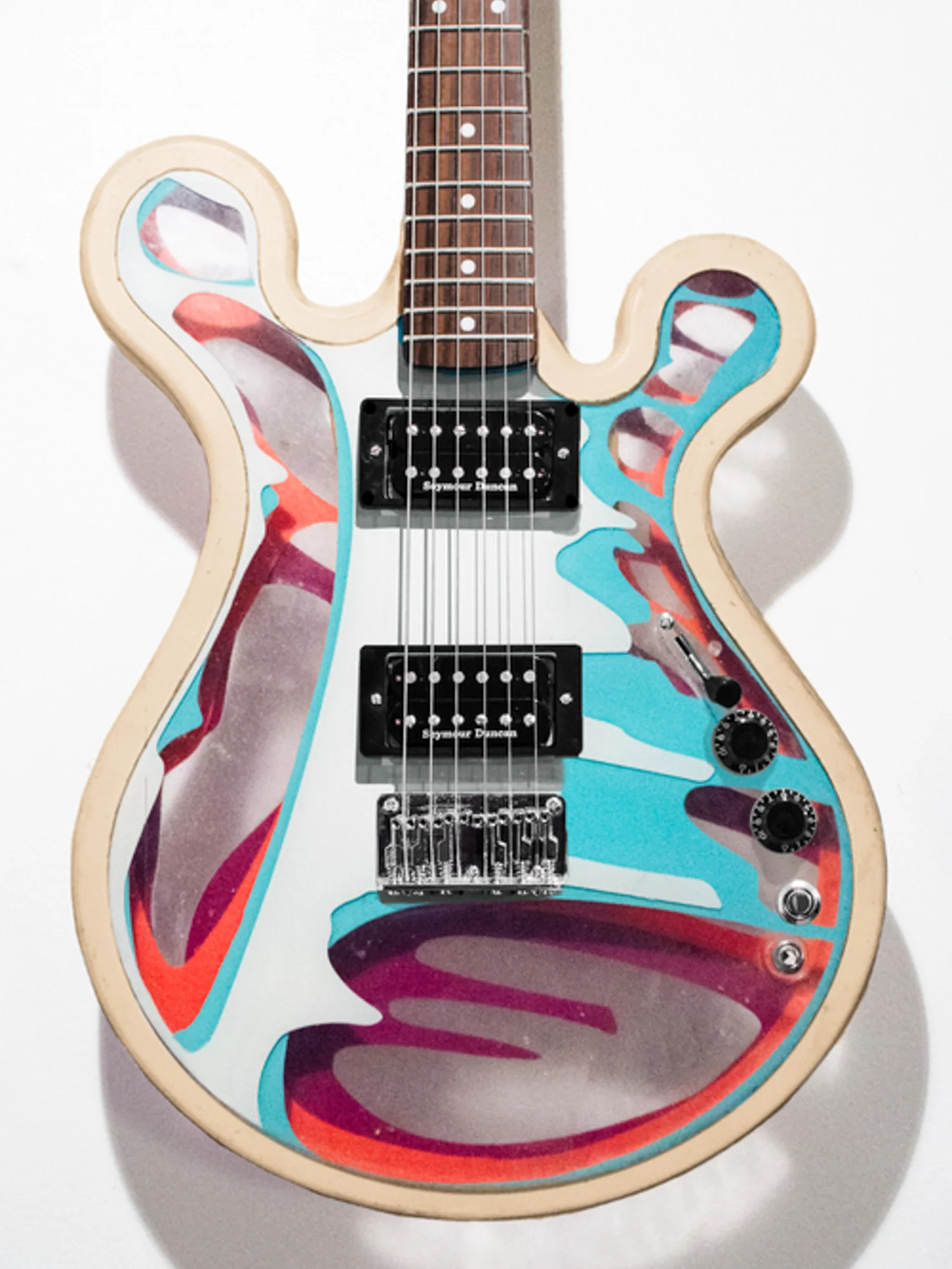 Gallo_Guitar_Vanilla_White_LED.jpg