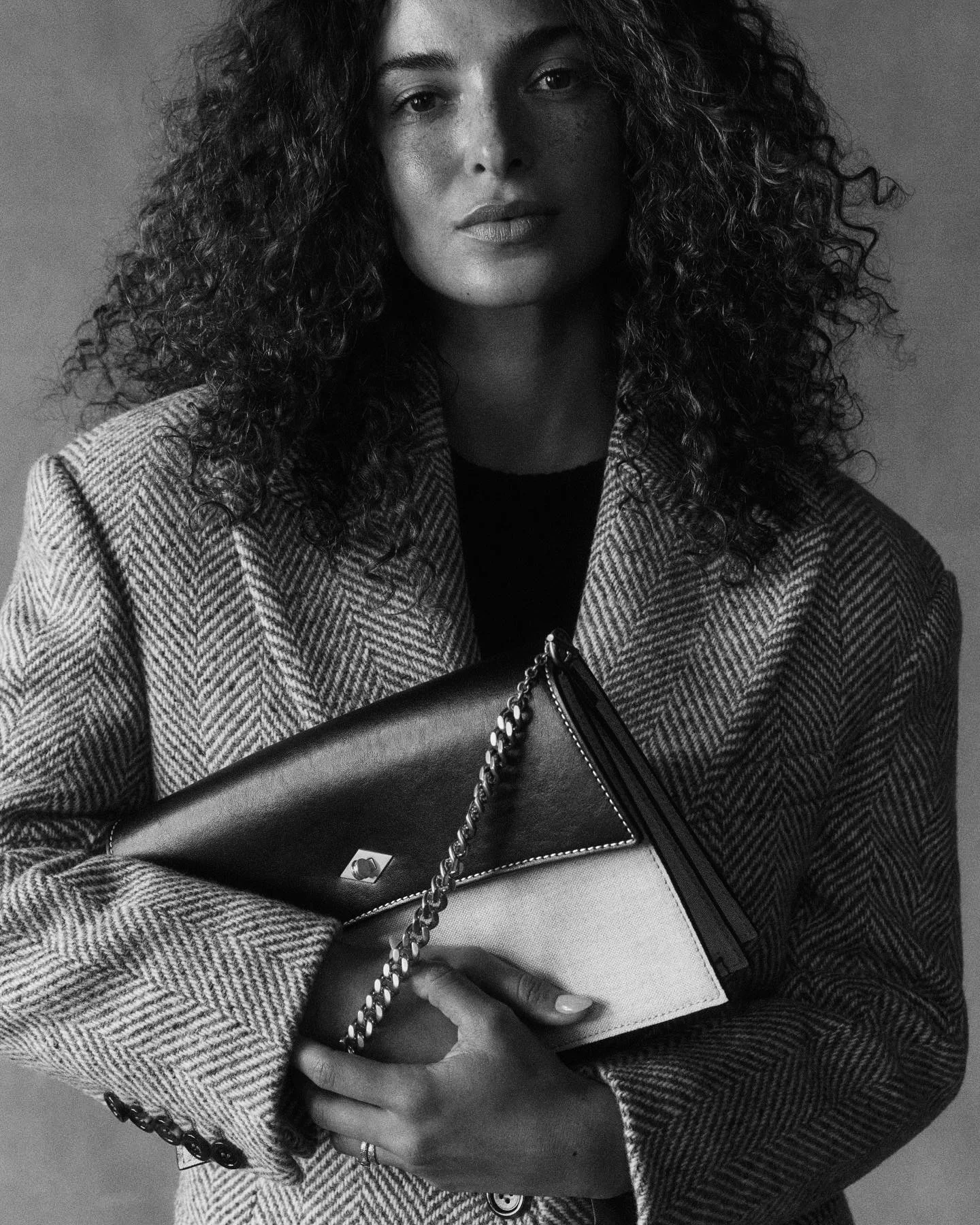   ANNA SHAFFER  