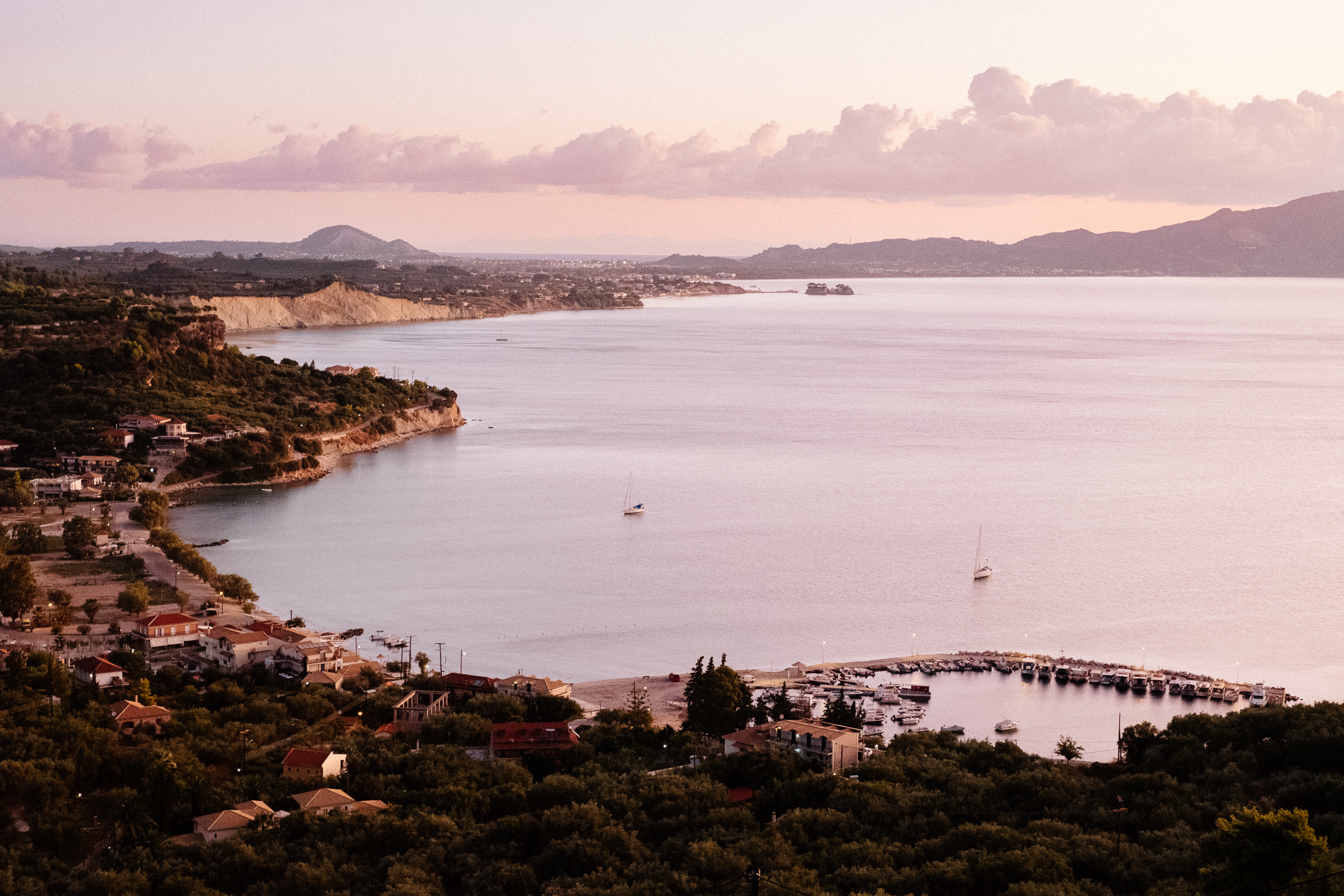 Jen_Montgomery_Photography_AthensGreece0919FB-7.jpg