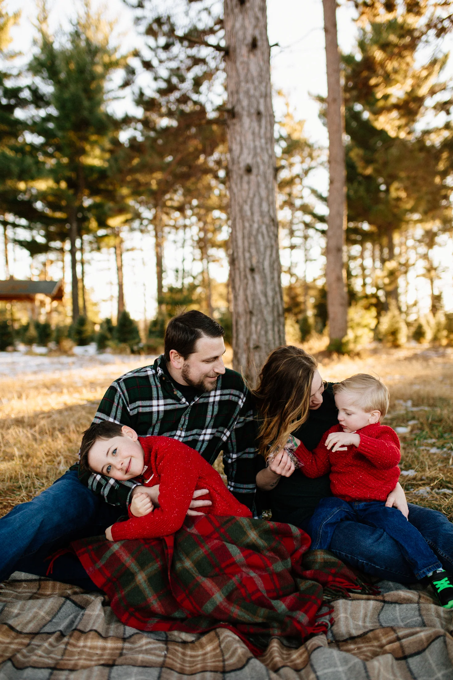 Jen_Montgomery_Photography_Arens_Holiday_Family_FB-23.jpg