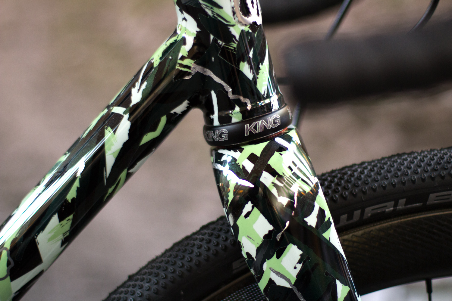 quirk_cycles_sram_bespoked_build_01.jpg