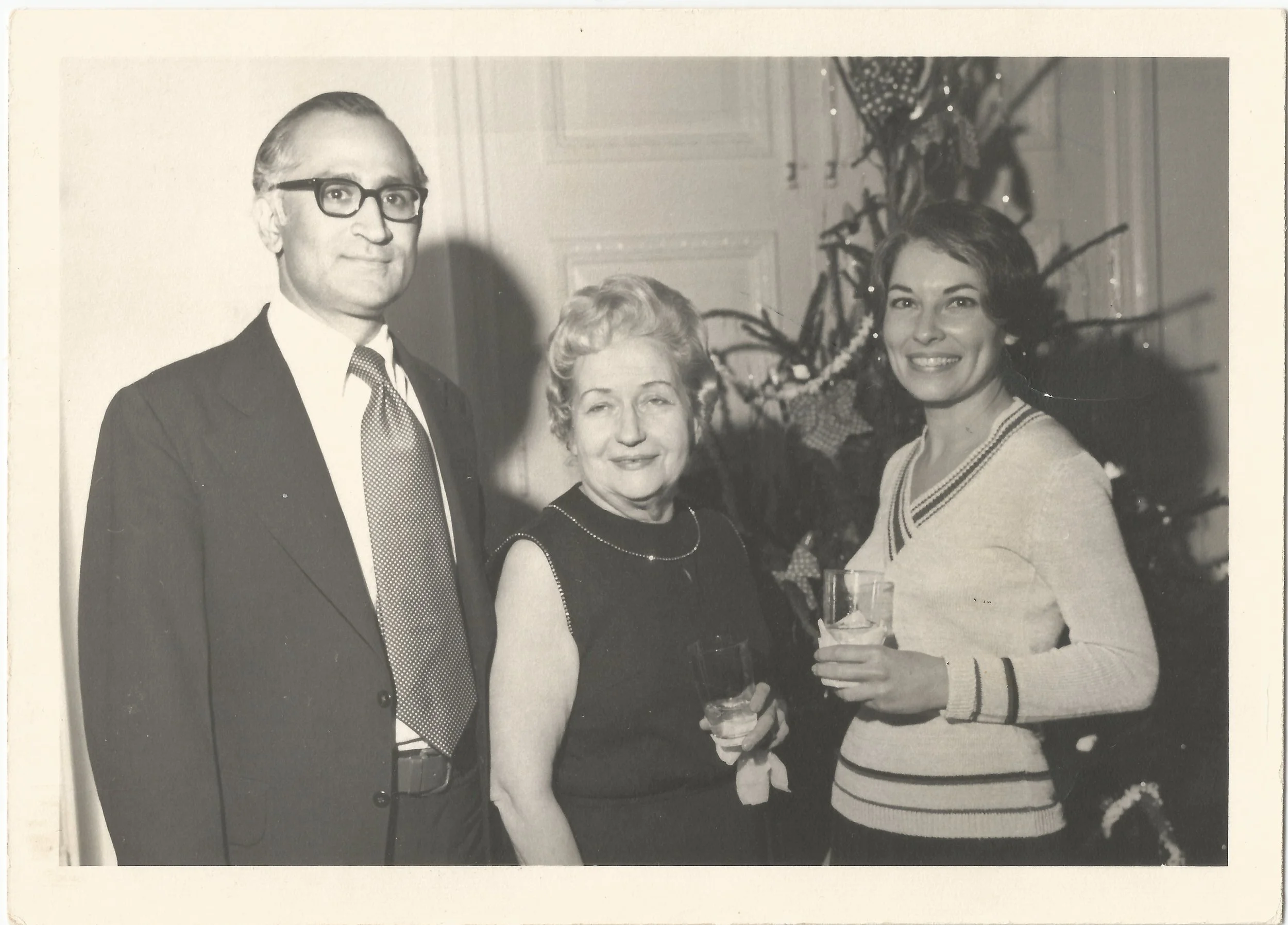 mom mems modern_1976-1.jpg