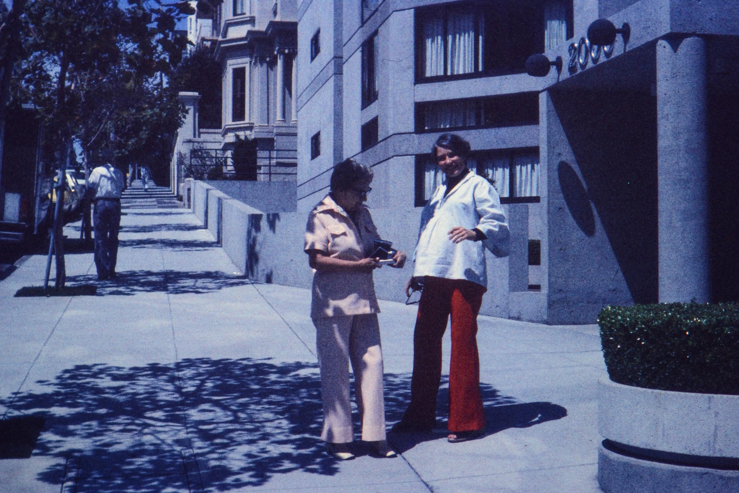 mom mems modern_1977-1.jpg