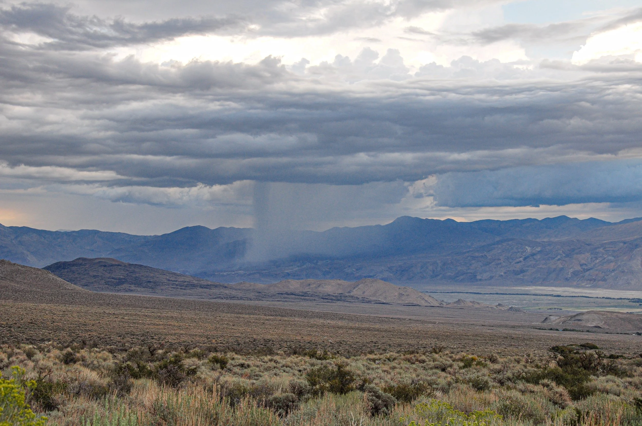 showers over the White Mountains