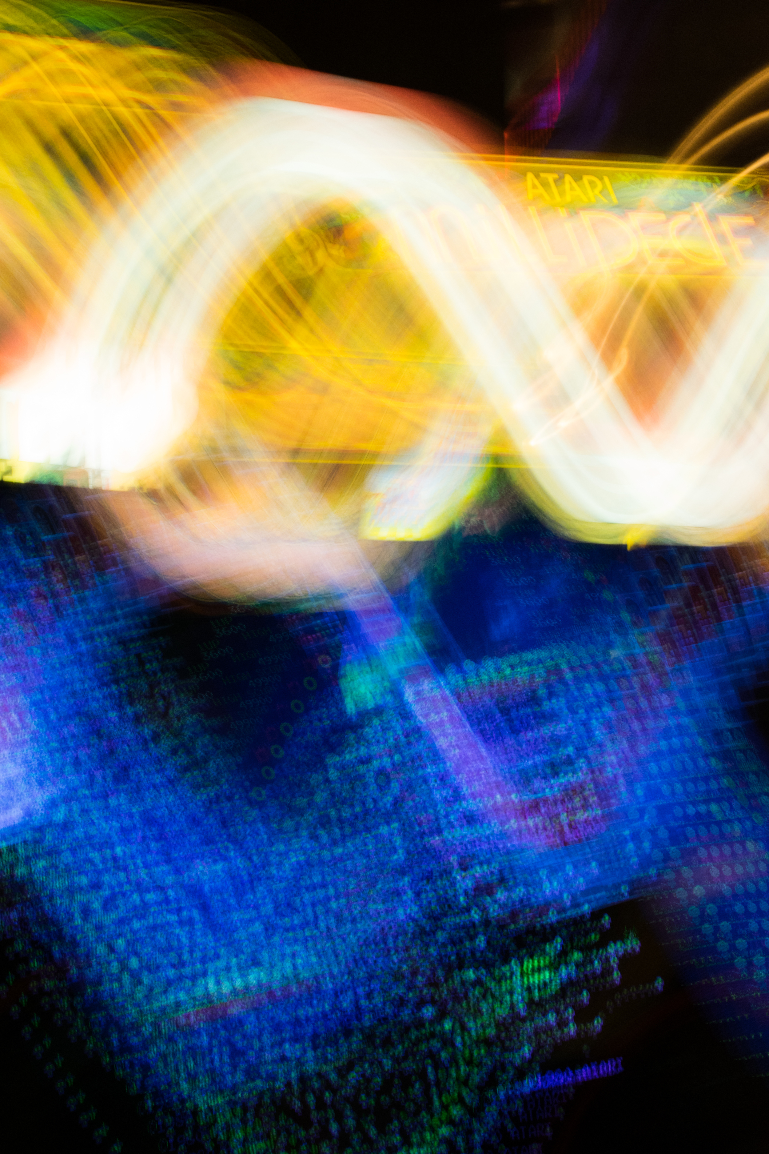 Atari swirls, even the leaderboard screens are fun to swirl around!