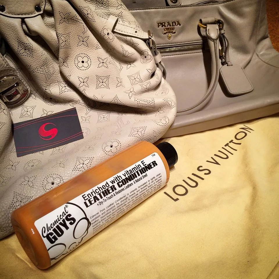 Prada és Louis Vuitton női táskák