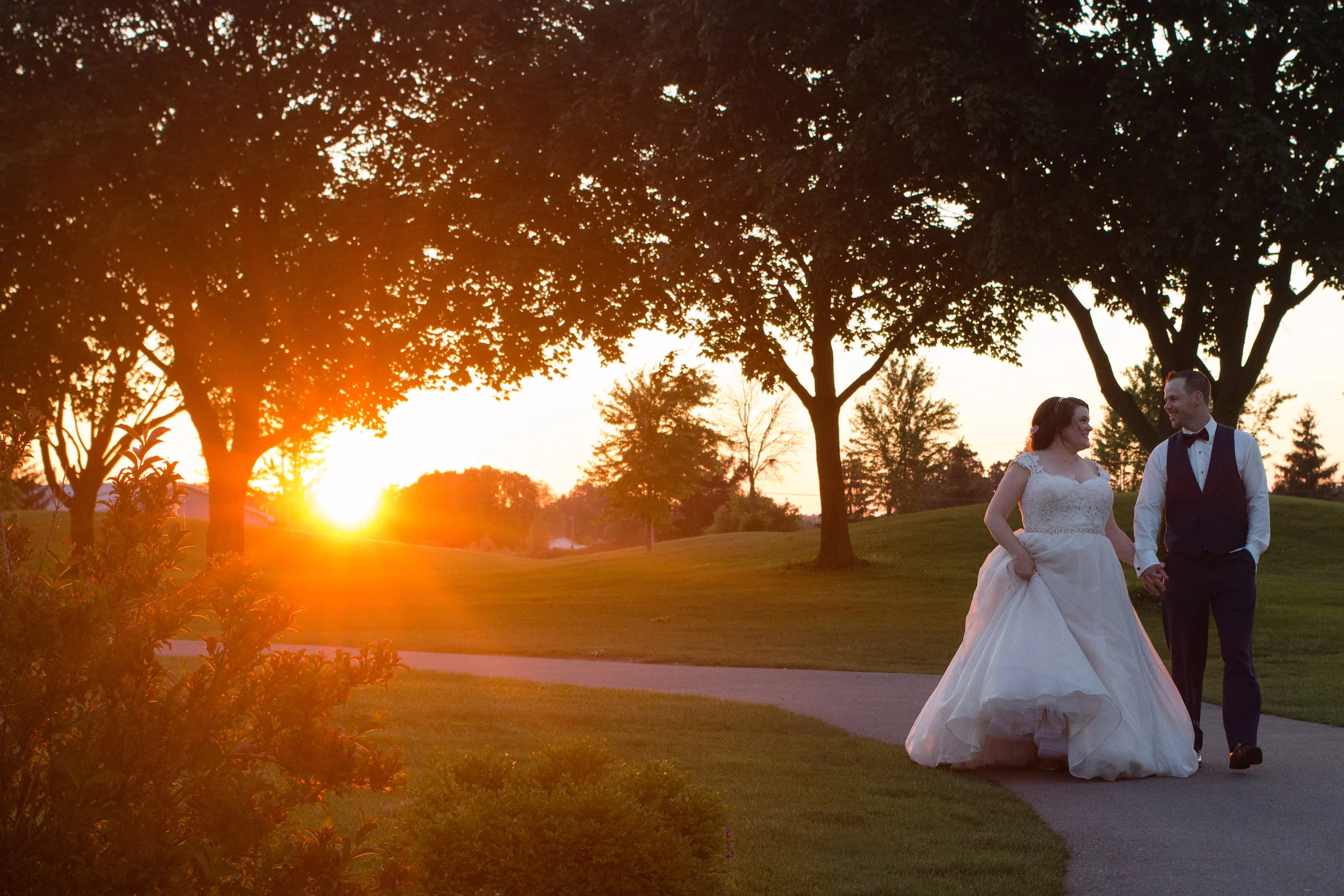 emilysotiphotography-LIB-amber+tyler-sunsetfairytalewedding.jpg
