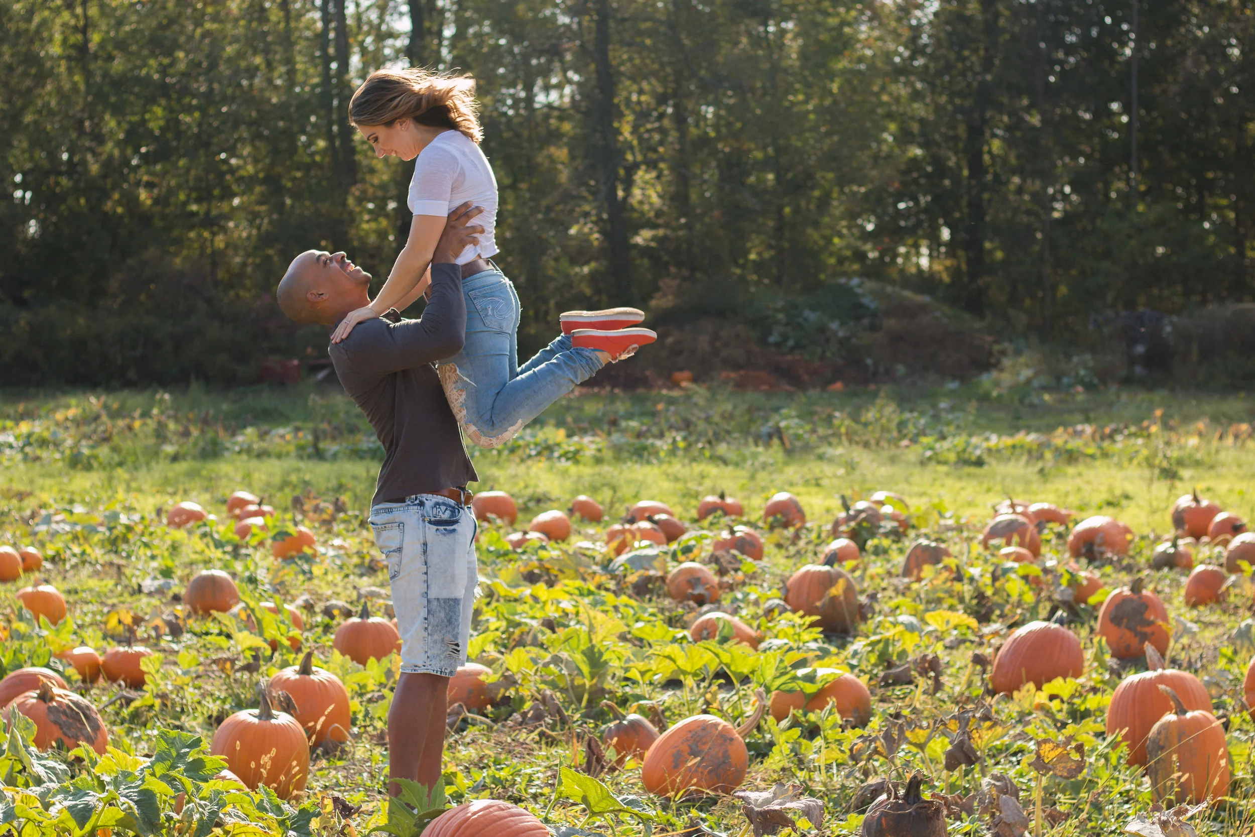 emilysotiphotography-heather+adams-engagementfallpumpkinpatch.jpg